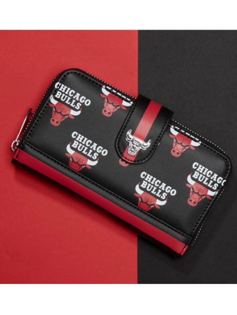 NWT NBA Chicago Bulls Logo Zip Around Wallet